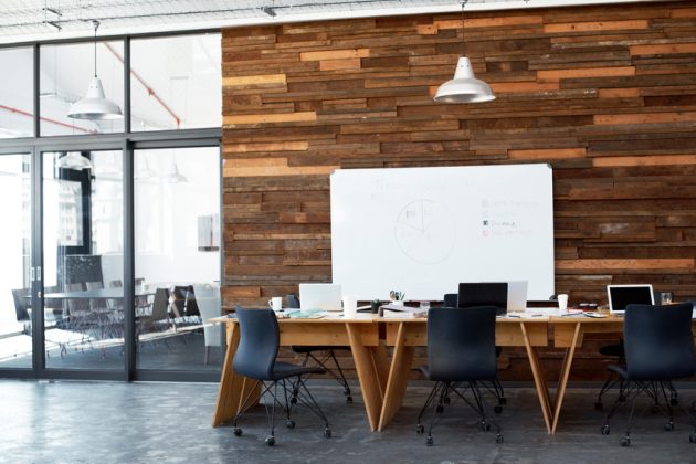 Tấm nhựa giả gỗ - Giải pháp làm đẹp không gian nội thất văn phòng làm việc 3